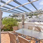 Casa Oliva Sea View Нерха