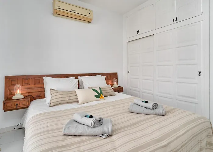 Casa Oliva Sea View Vakantiehuis *